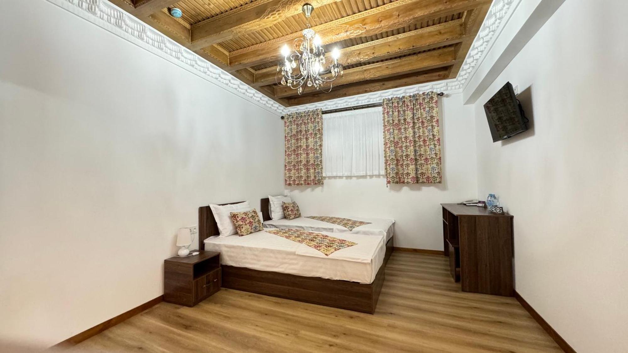 Mahbubakhon Guest House In Old City Buhara Exterior foto