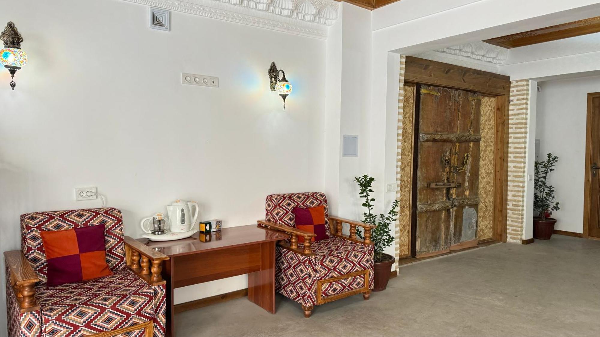 Mahbubakhon Guest House In Old City Buhara Exterior foto